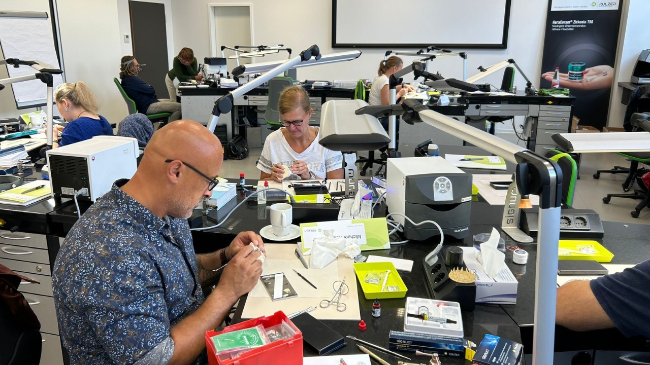 Kulzer Signum Kurs Bjoern Maier Hanau 2024 Gruppe Zahntechnik