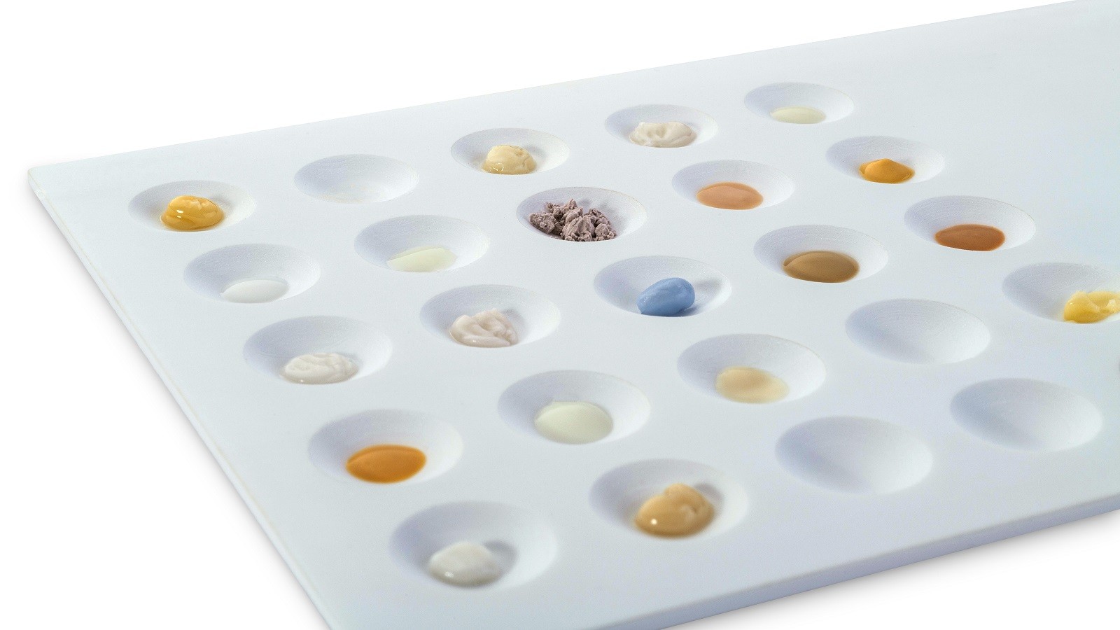 Das Sortiment bietet eine große Auswahl an verschiedenen Farbtönen und Konsistenzen.